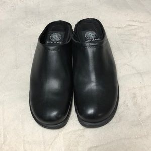 DNKY Clog Size 8 Like New